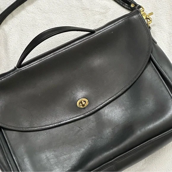 Laura Usa | Bags | Laura Usa Vintage Black Messenger Bag  display picture 3